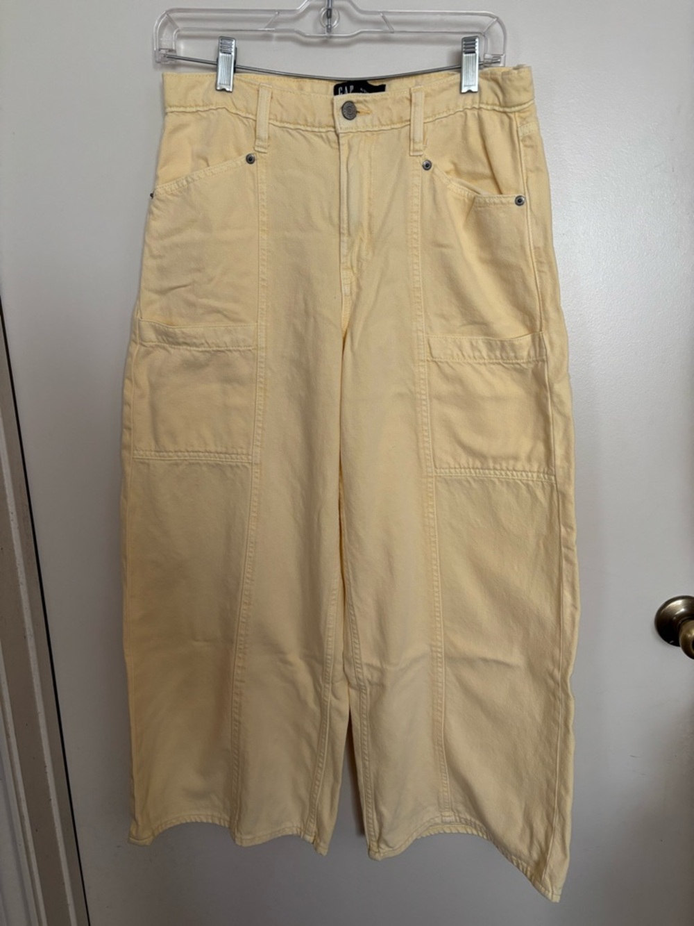 GAP Wide-Leg Cargo Jeans - Pale Yellow